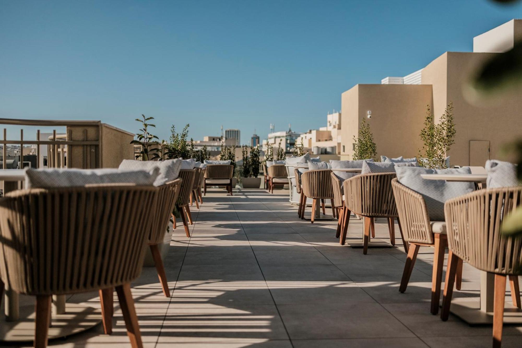 Courtyard By Marriott Sliema Hotel Exterior foto