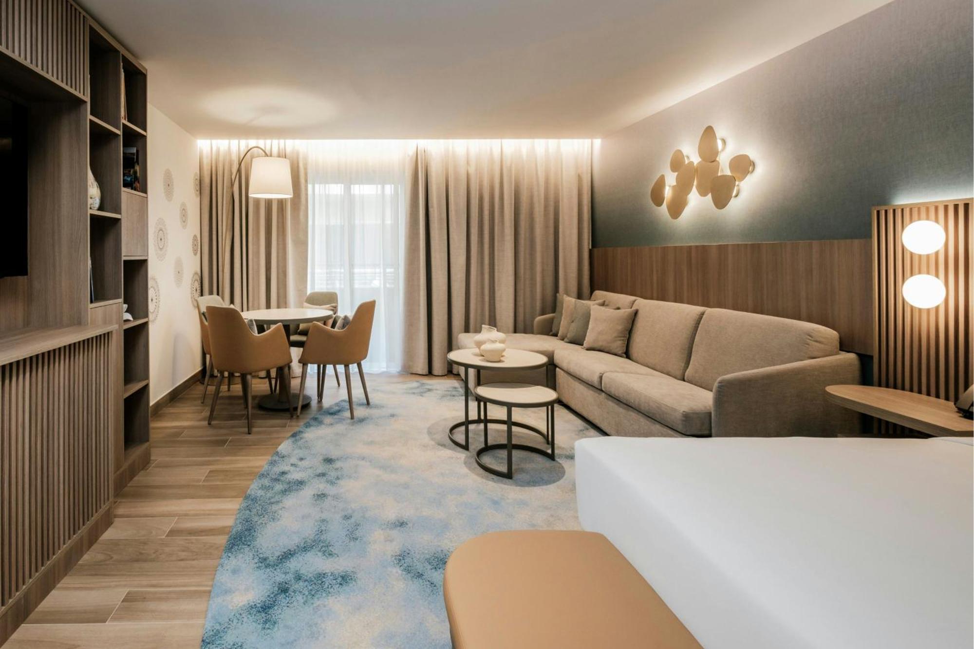 Courtyard By Marriott Sliema Hotel Exterior foto