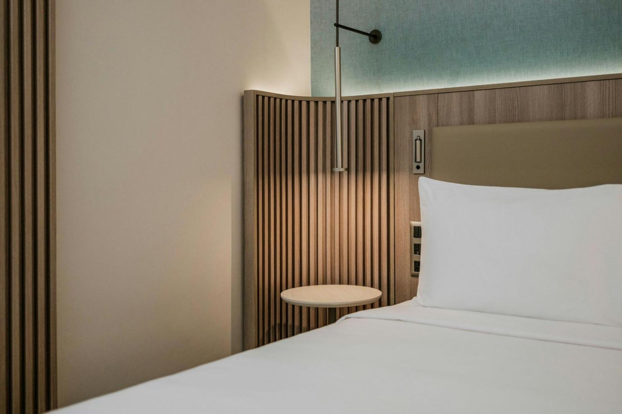 Courtyard By Marriott Sliema Hotel Exterior foto