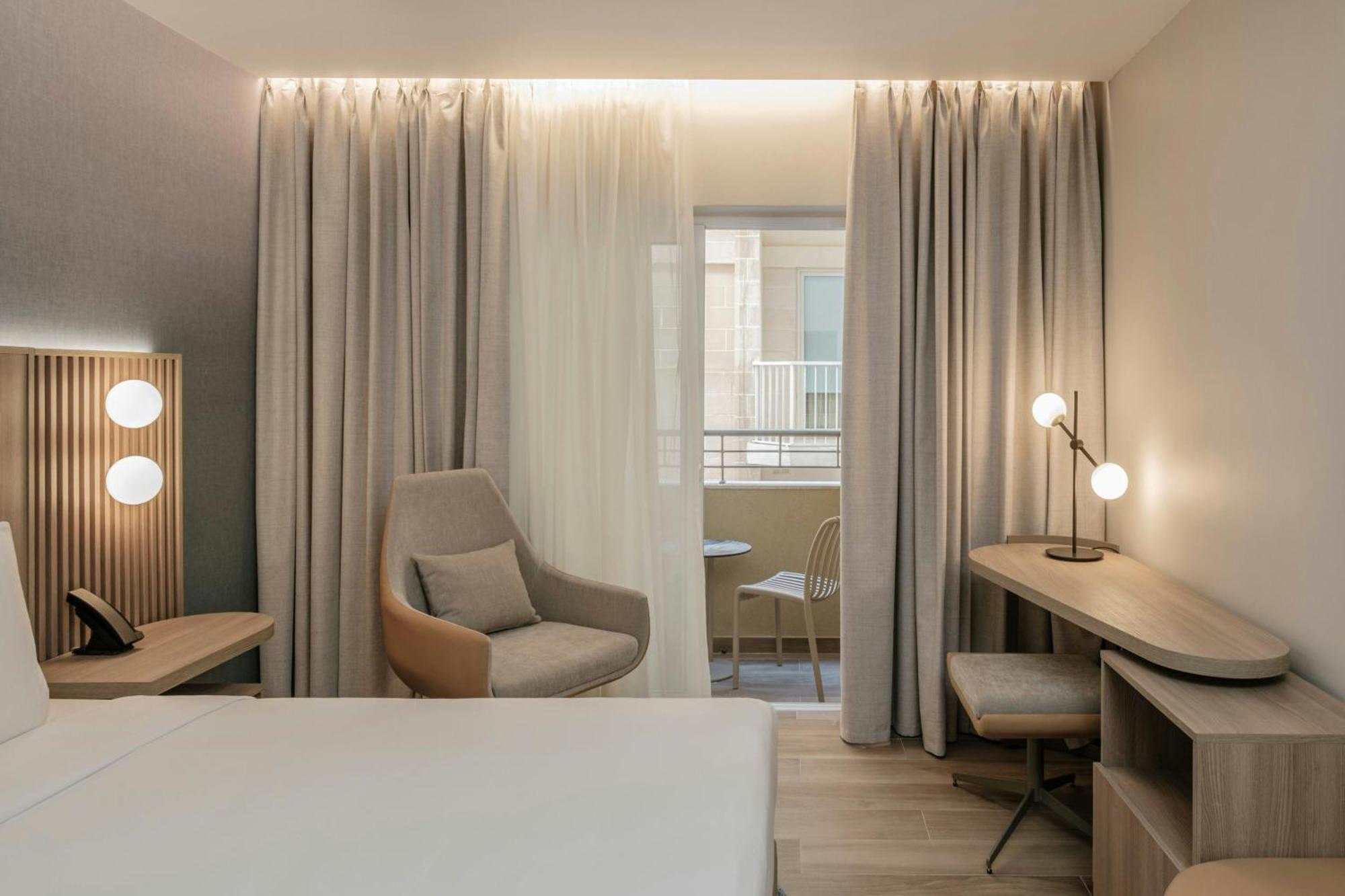 Courtyard By Marriott Sliema Hotel Exterior foto