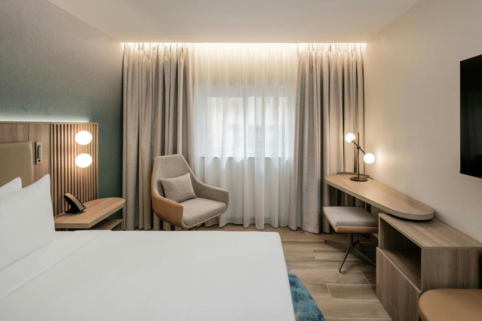 Courtyard By Marriott Sliema Hotel Exterior foto