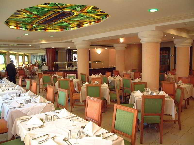 Courtyard By Marriott Sliema Hotel Restaurant foto