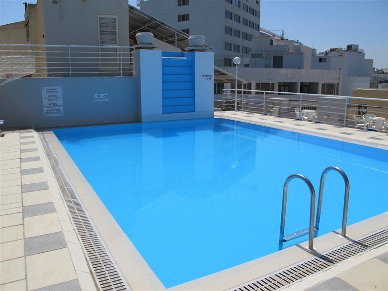 Courtyard By Marriott Sliema Hotel Exterior foto