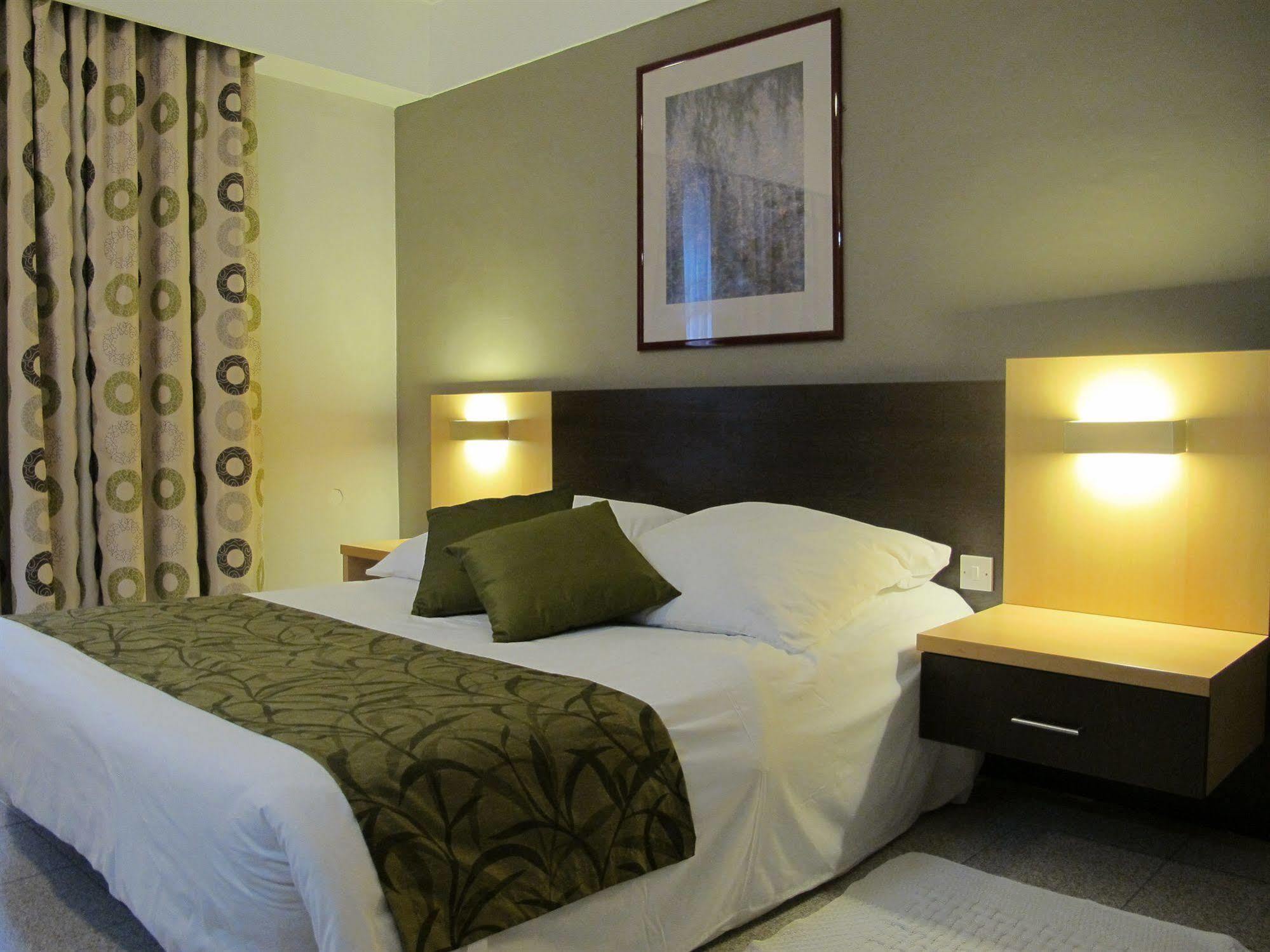 Courtyard By Marriott Sliema Hotel Exterior foto