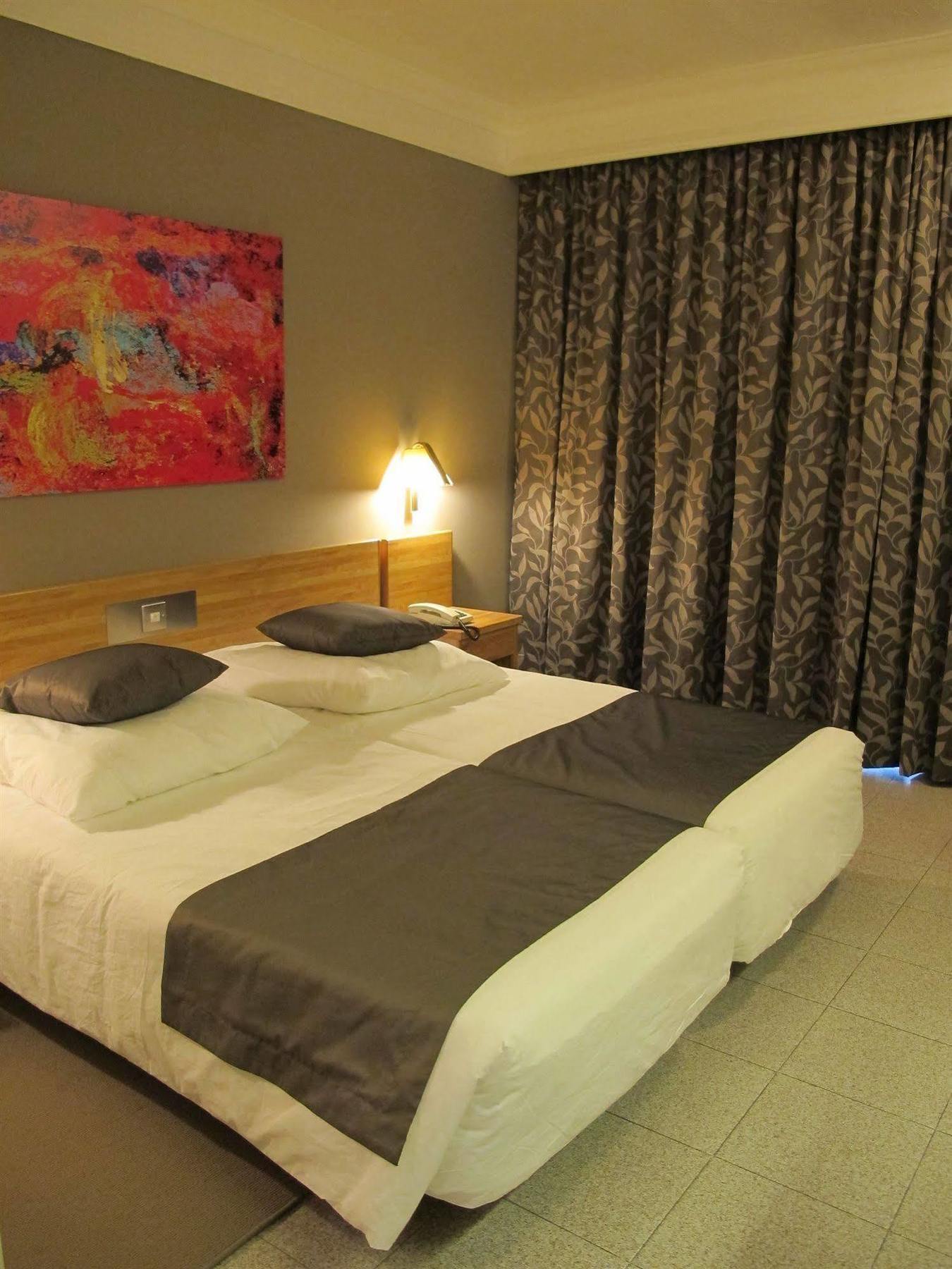 Courtyard By Marriott Sliema Hotel Exterior foto
