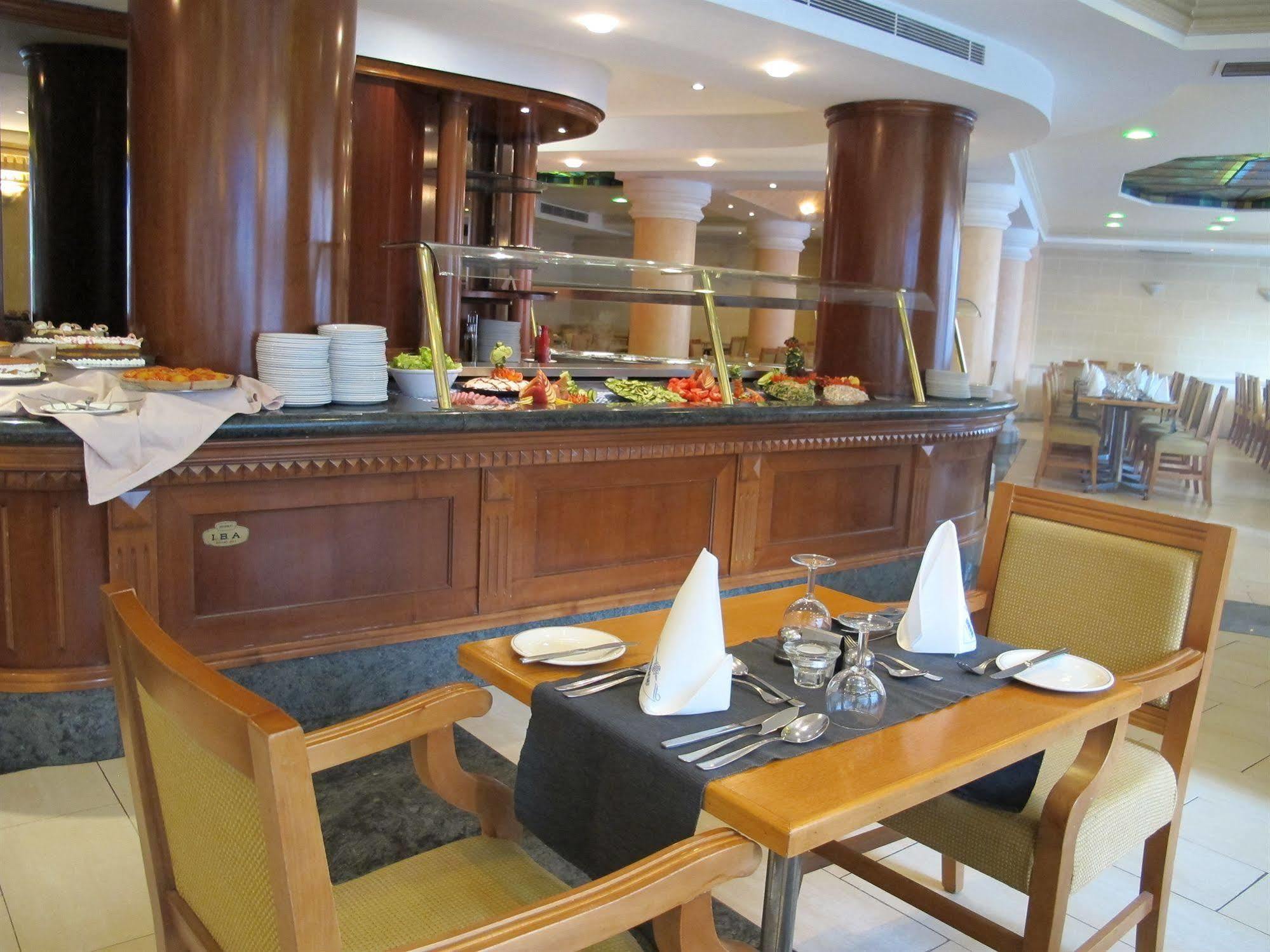 Courtyard By Marriott Sliema Hotel Exterior foto