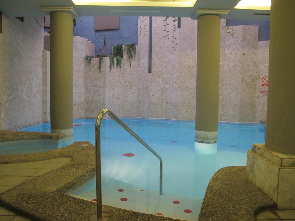 Courtyard By Marriott Sliema Hotel Exterior foto