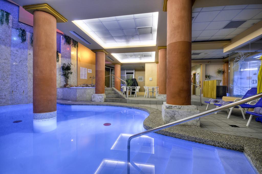 Courtyard By Marriott Sliema Hotel Exterior foto